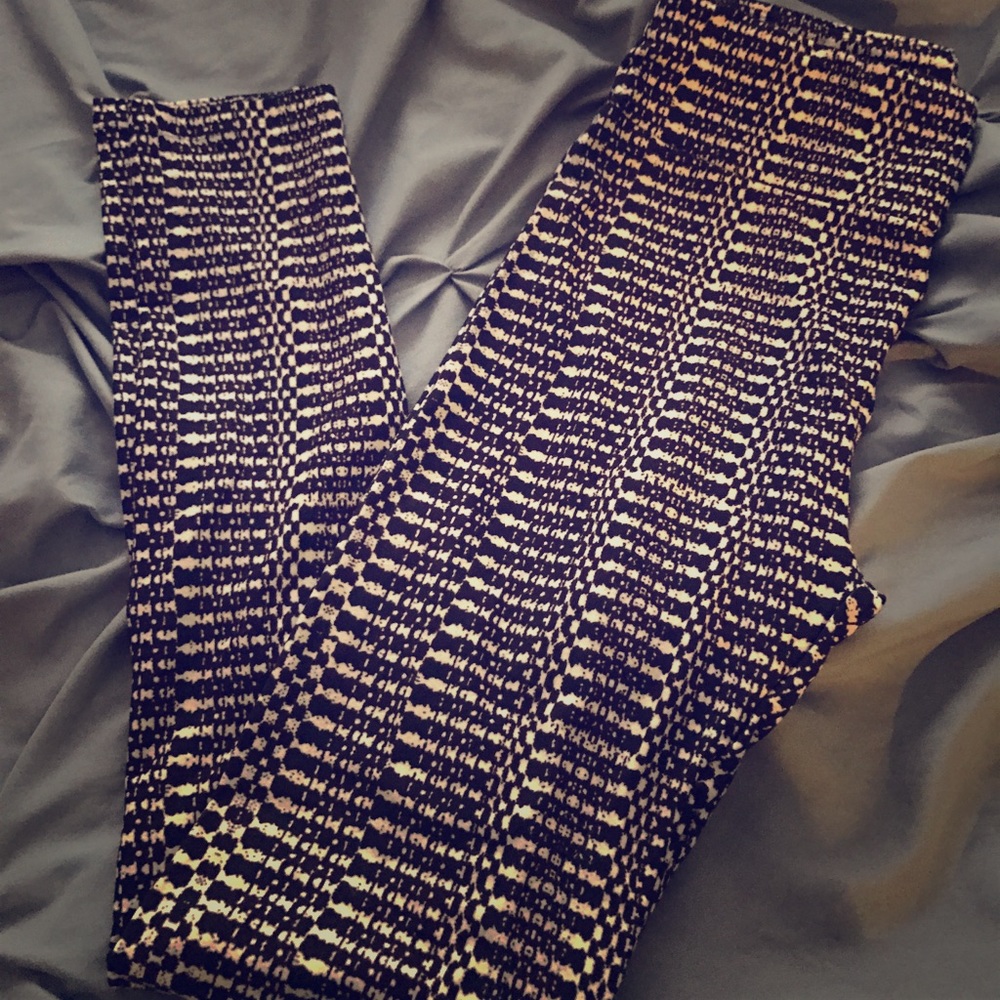 Lularoe One size brown/black and white leggings